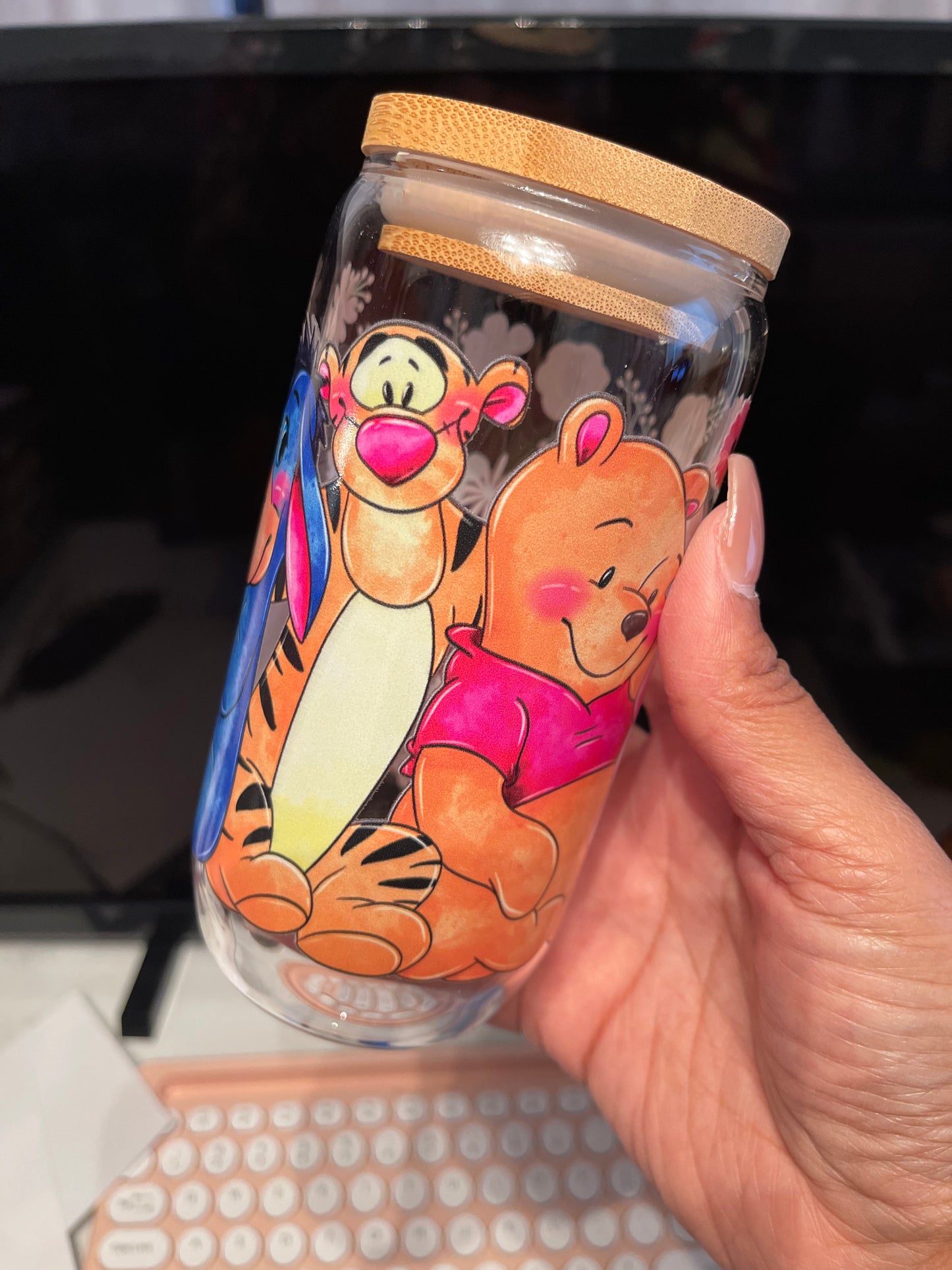 Pooh and Friends 16oz glass can